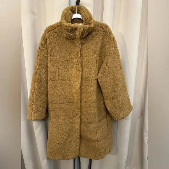 FRAME
Quilted teddy fleece coat NWOT - Picture 2 of 10